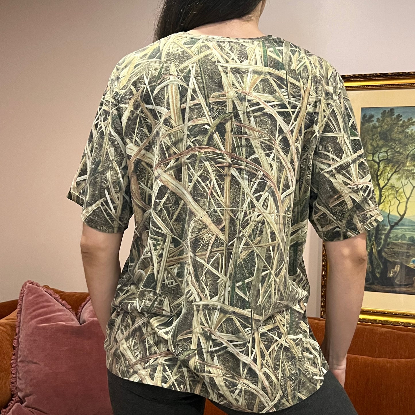 DUMP YOUR REPUBLICAN BOYFRIEND camo t-shirt with pink text (L)