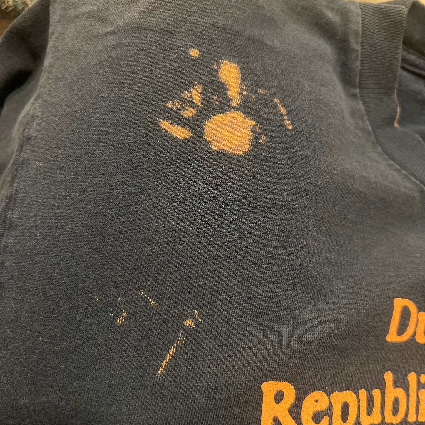 DUMP YOUR REPUBLICAN BOYFRIEND animal t-shirt with orange text (L)