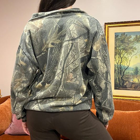 DUMP YOUR REPUBLICAN BOYFRIEND camo zip-up with pink text (M)