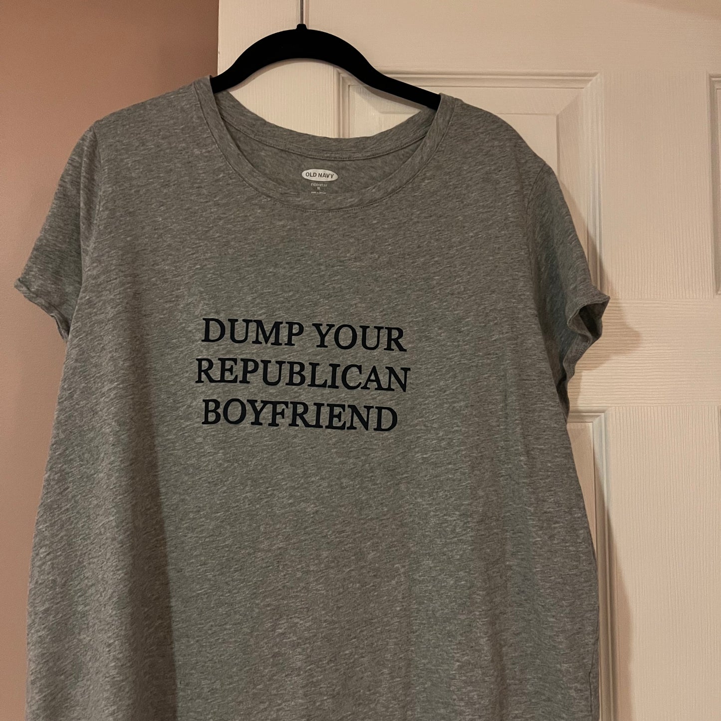 DUMP YOUR REPUBLICAN BOYFRIEND (XL)