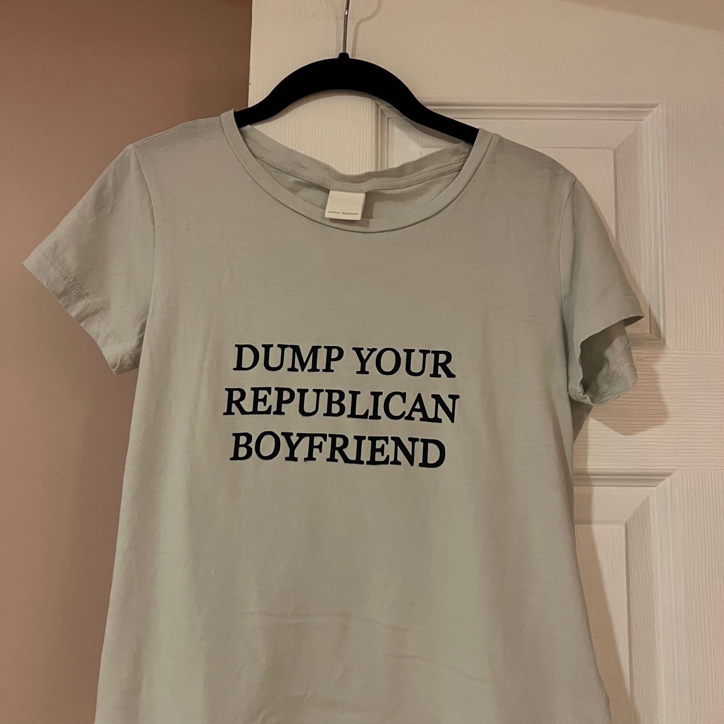 DUMP YOUR REPUBLICAN BOYFRIEND (XS)
