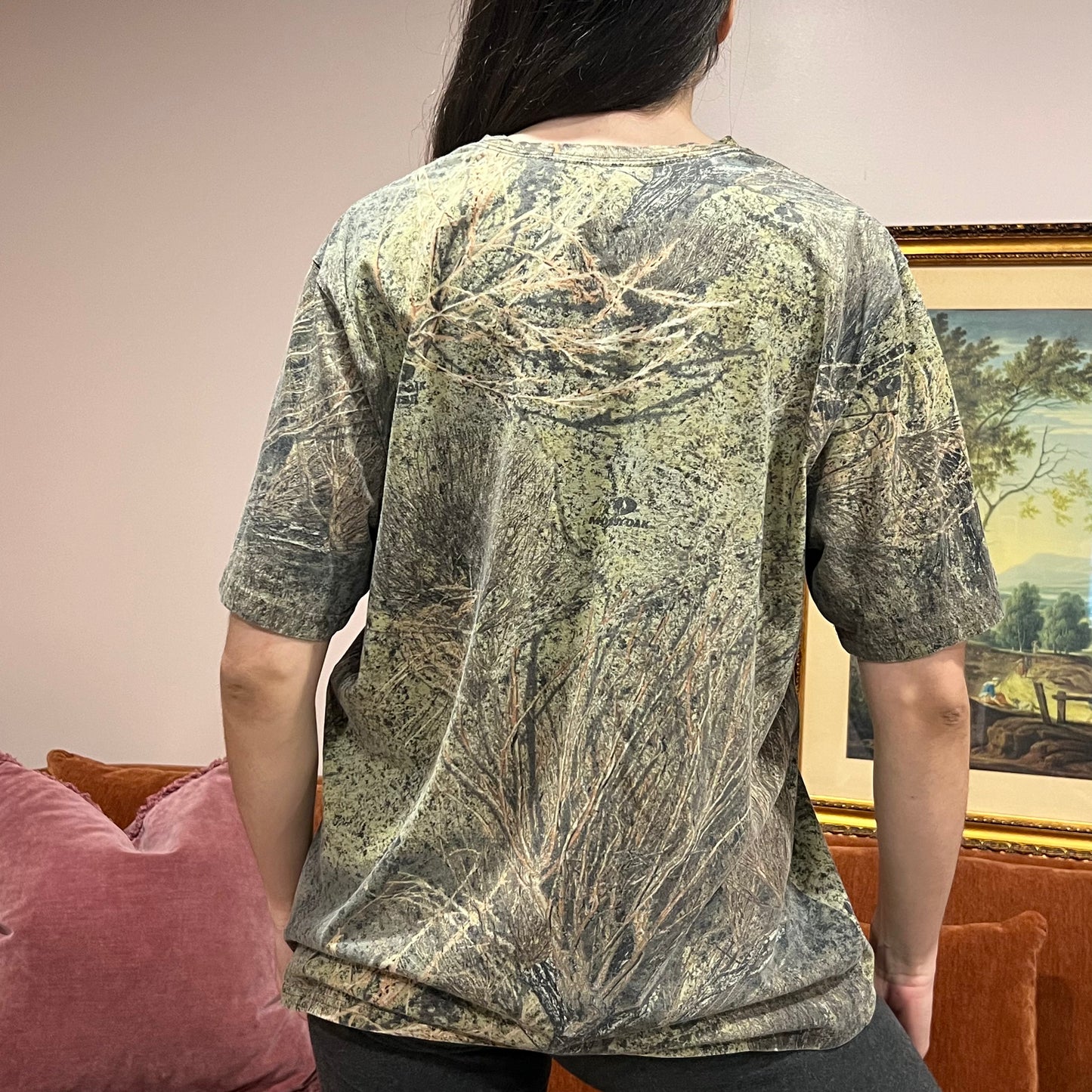 DUMP YOUR REPUBLICAN BOYFRIEND camo t-shirt with pink text (XL)