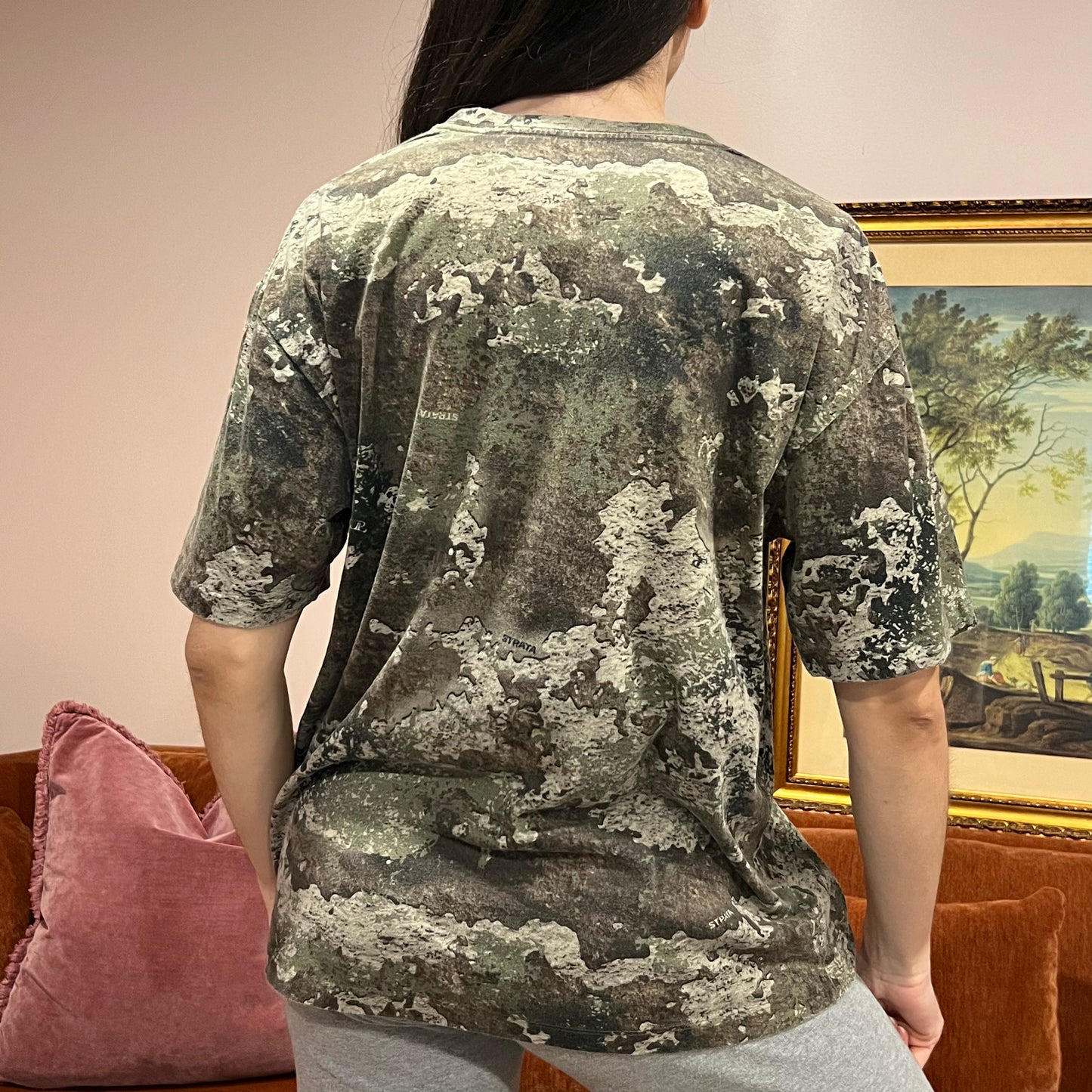 DUMP YOUR REPUBLICAN BOYFRIEND camo t-shirt with orange text (L)