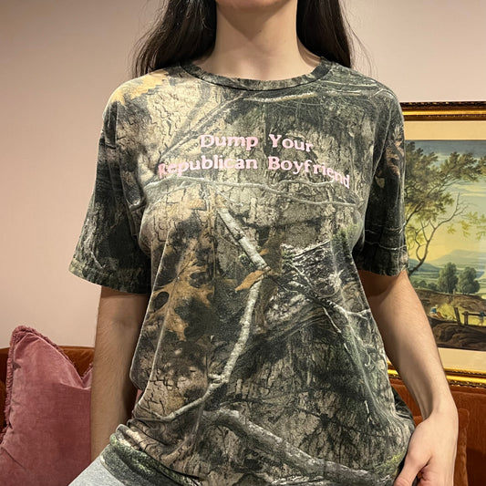 DUMP YOUR REPUBLICAN BOYFRIEND camo t-shirt with pink text (L)