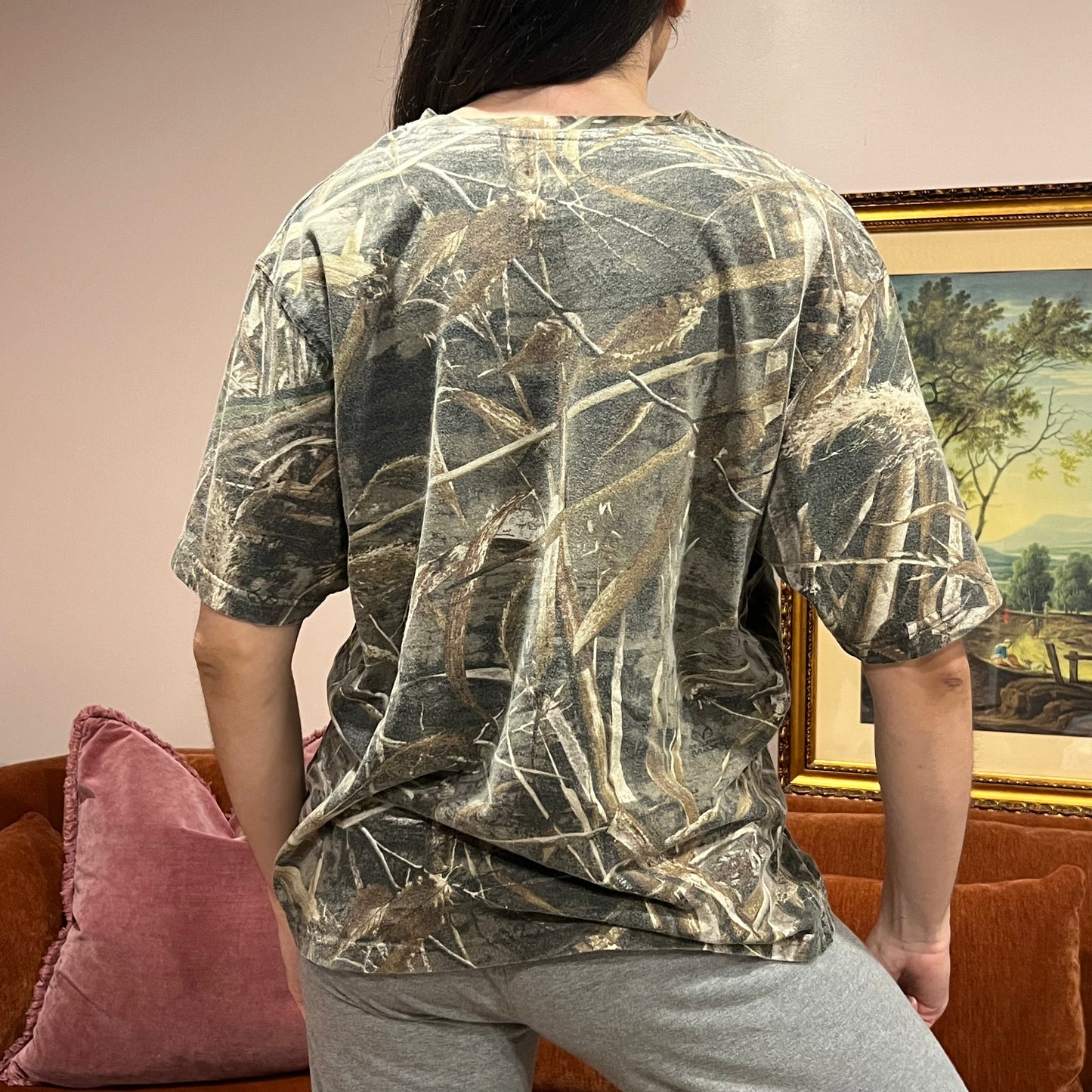 DIVORCE YOUR REPUBLICAN HUSBAND camo t-shirt with pink text (L)