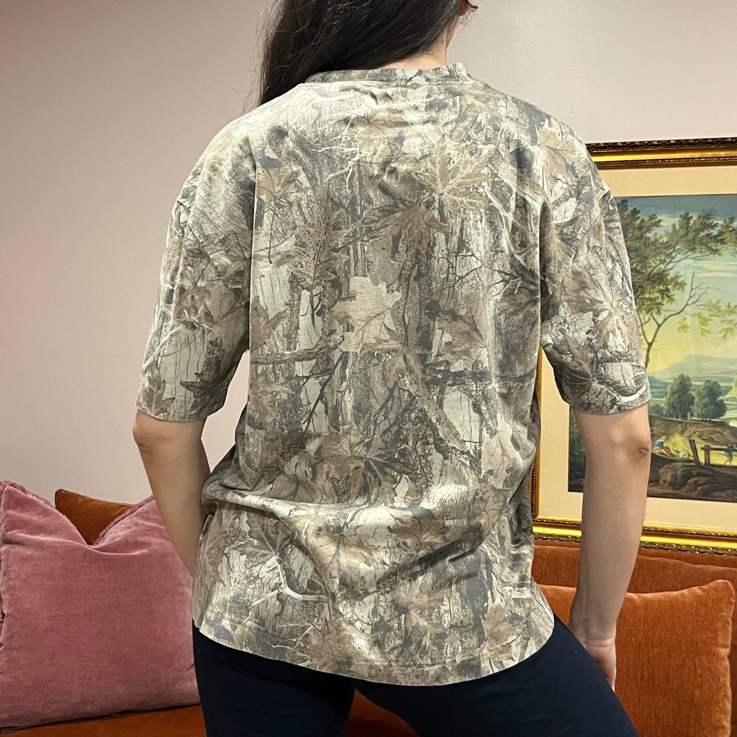 DUMP YOUR REPUBLICAN BOYFRIEND camo t-shirt with pink text (M)