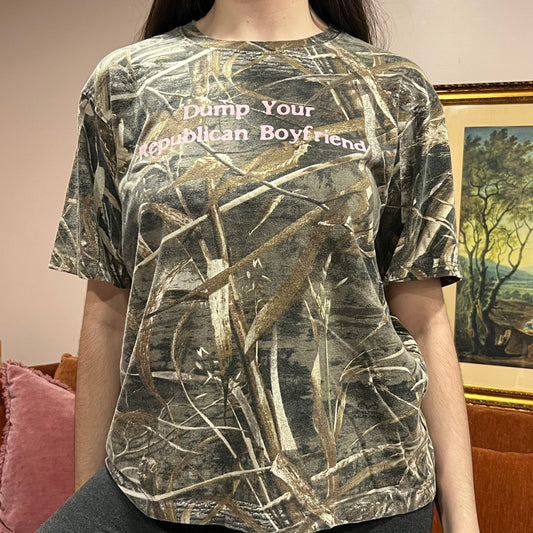 DUMP YOUR REPUBLICAN BOYFRIEND camo t-shirt with pink text (M)