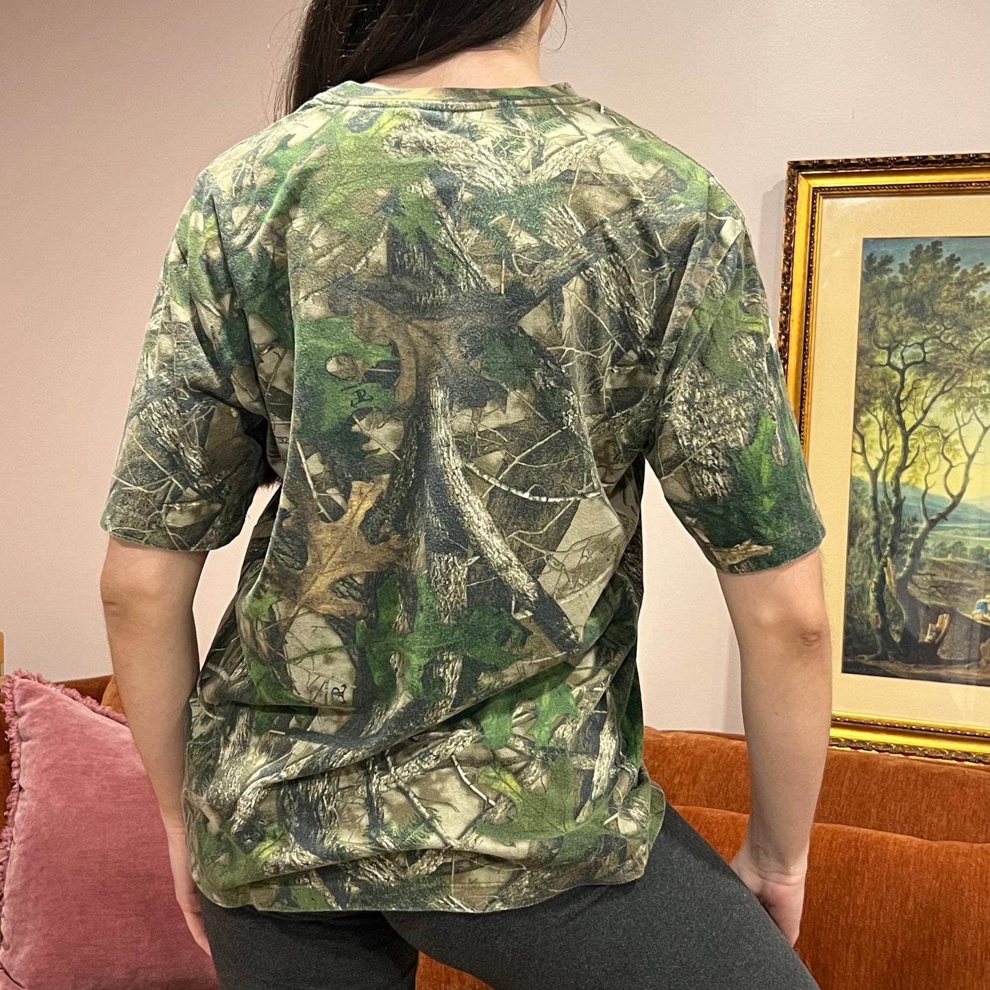 DUMP YOUR REPUBLICAN BOYFRIEND camo t-shirt with pink text (L)