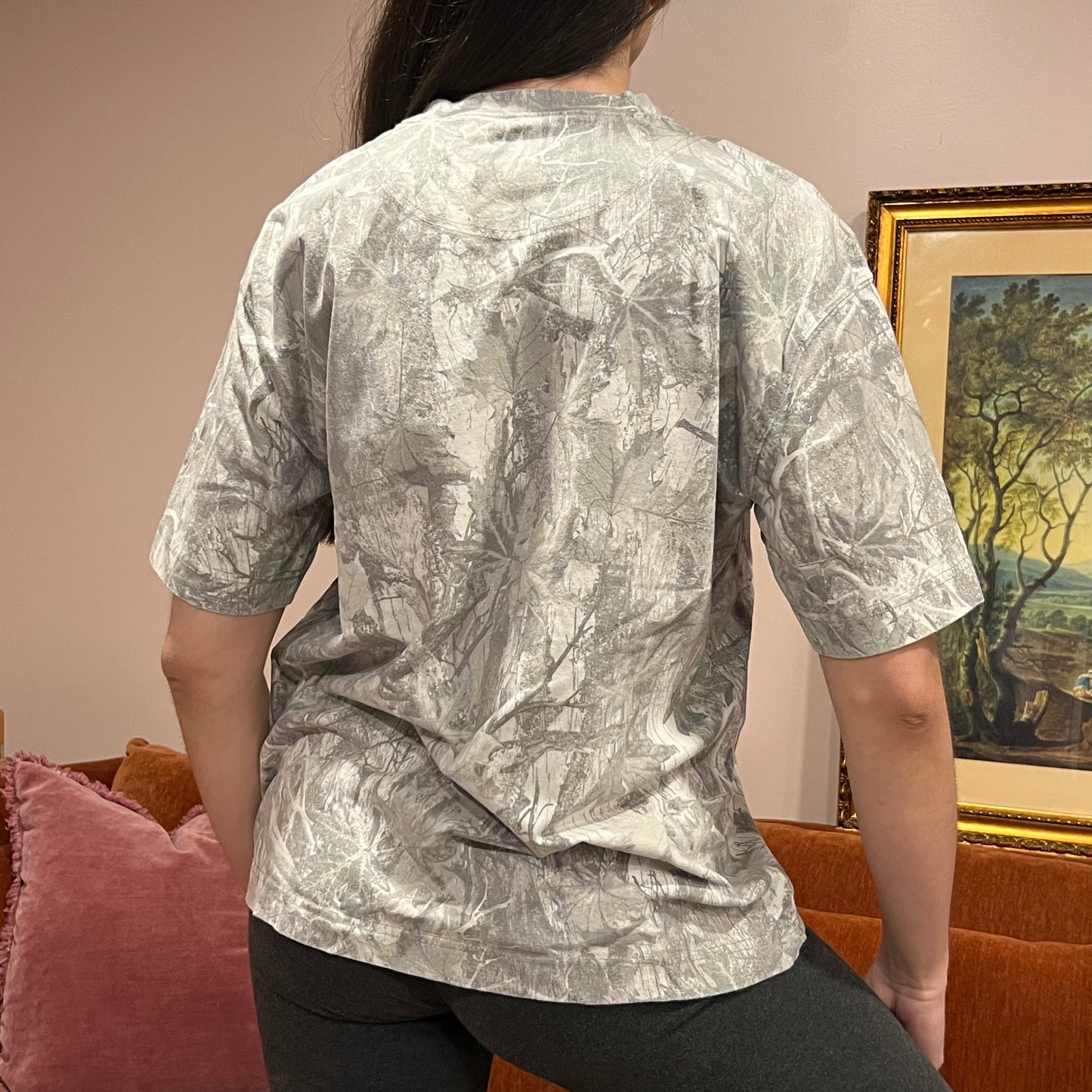 DIVORCE YOUR REPUBLICAN HUSBAND white camo t-shirt with pink text (M)