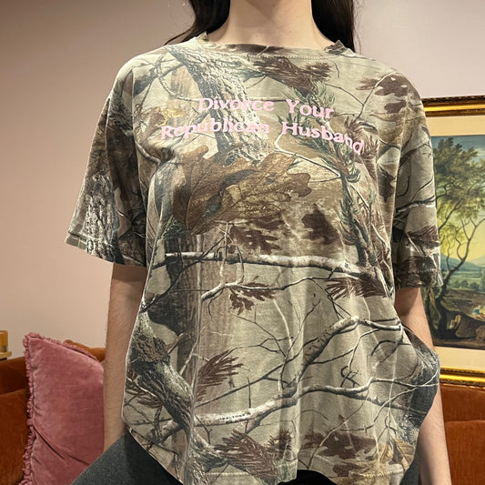 DIVORCE YOUR REPUBLICAN HUSBAND camo t-shirt with pink text (L)