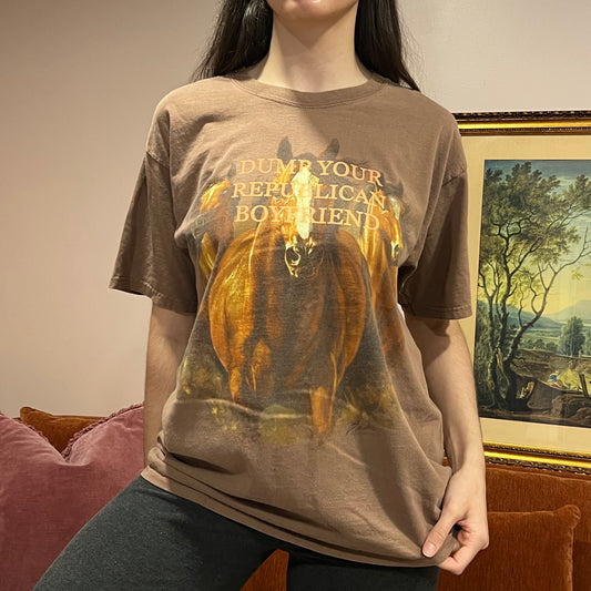 DUMP YOUR REPUBLICAN BOYFRIEND horse t-shirt with orange text (L)