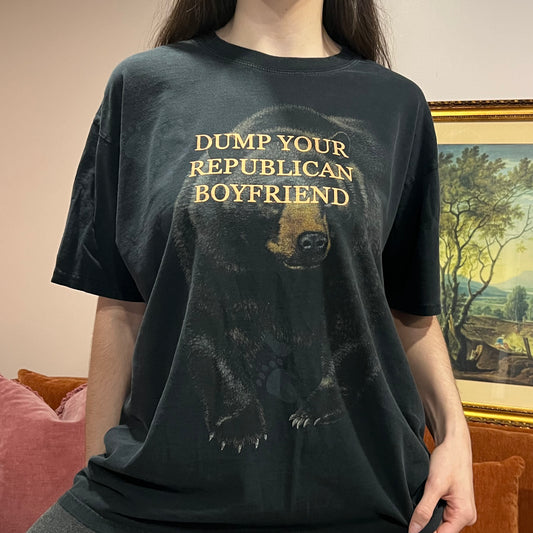 DUMP YOUR REPUBLICAN BOYFRIEND bear t-shirt with orange text (XL)