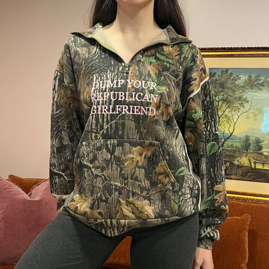 DUMP YOUR REPUBLICAN GIRLFRIEND camo zip-up with pink text (L)