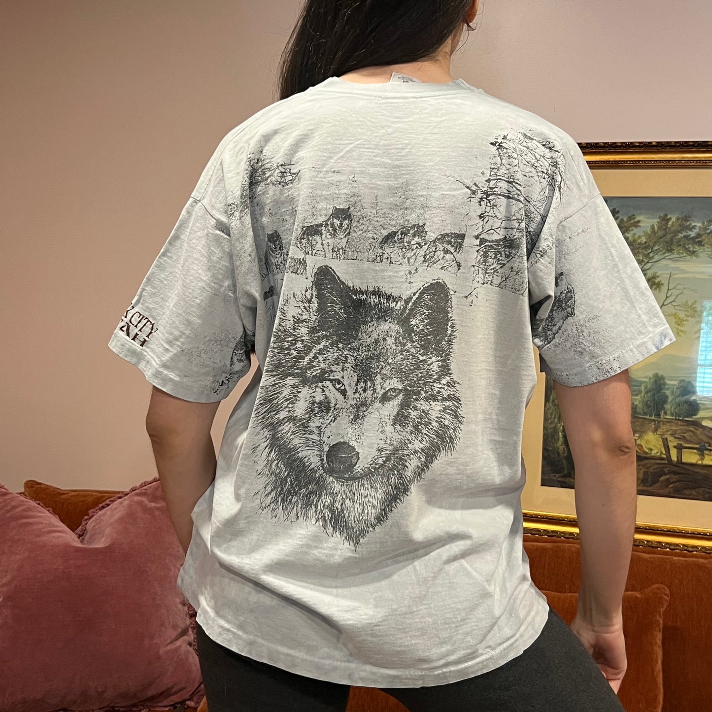 DUMP YOUR REPUBLICAN GIRLFRIEND wolf t-shirt with pink text (XL)