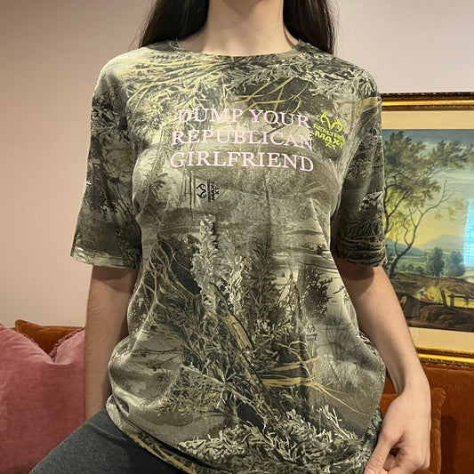 DUMP YOUR REPUBLICAN GIRLFRIEND camo t-shirt with pink text (L)