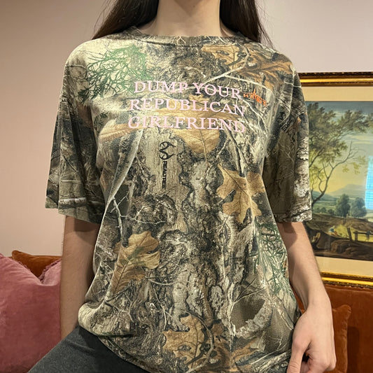DUMP YOUR REPUBLICAN GIRLFRIEND camo t-shirt with pink text (L)