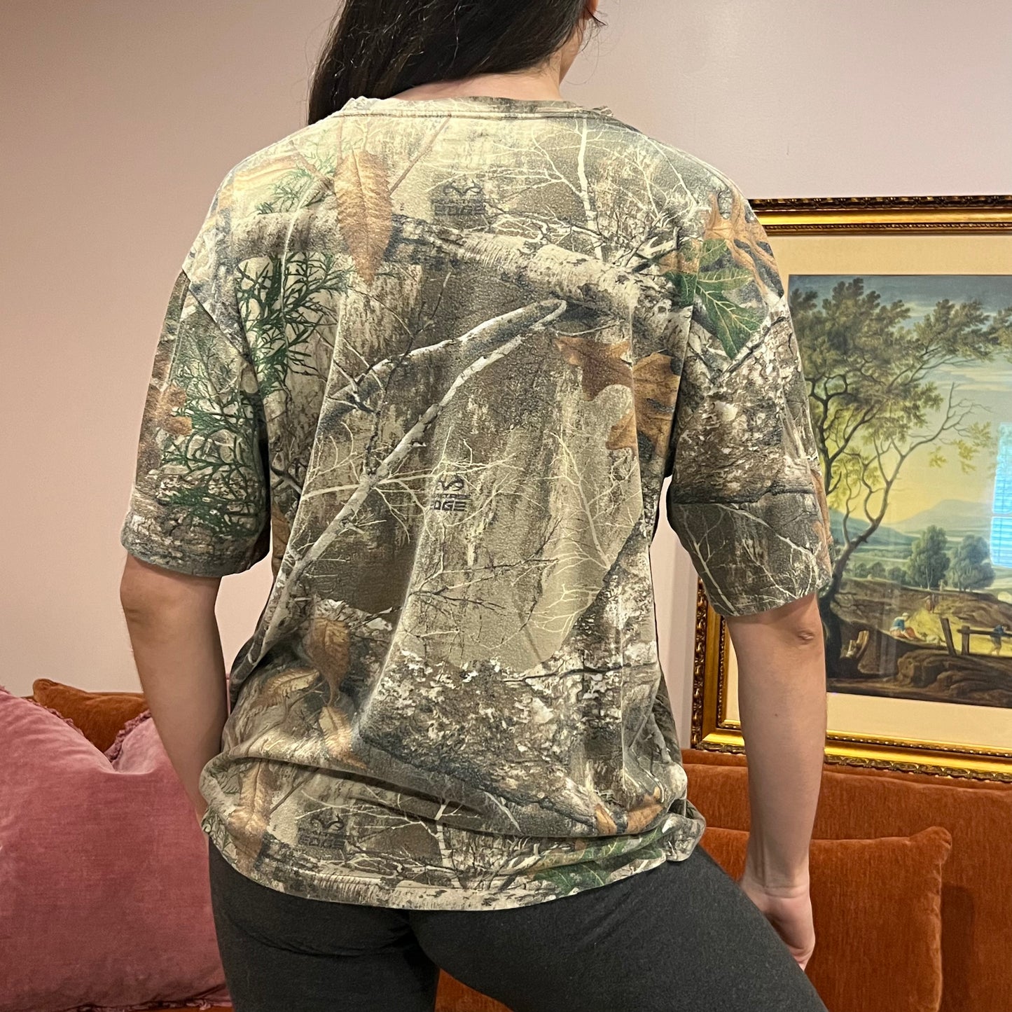 DUMP YOUR REPUBLICAN GIRLFRIEND camo t-shirt with pink text (L)
