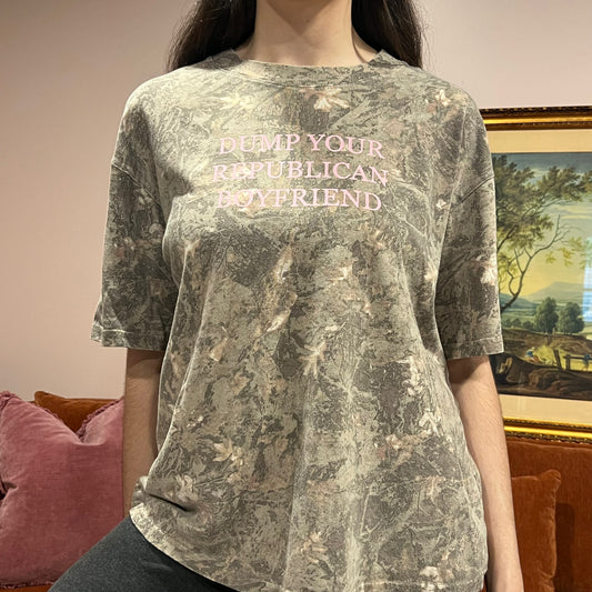 DUMP YOUR REPUBLICAN BOYFRIEND camo t-shirt with pink text (M)