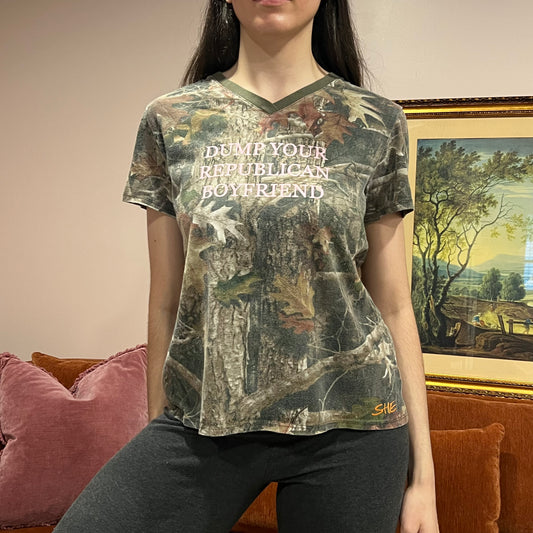 DUMP YOUR REPUBLICAN BOYFRIEND camo t-shirt with pink text (L)