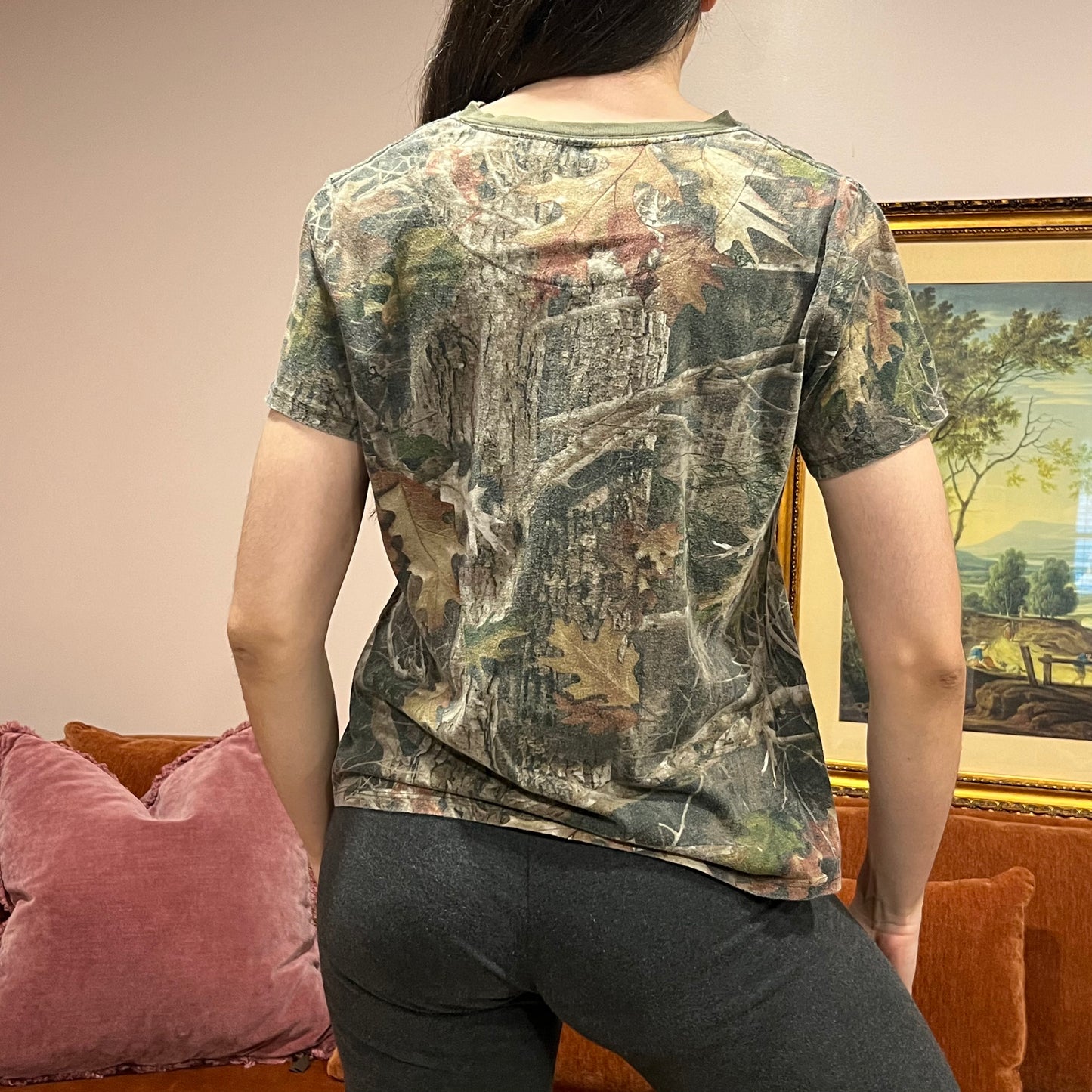 DUMP YOUR REPUBLICAN BOYFRIEND camo t-shirt with pink text (L)