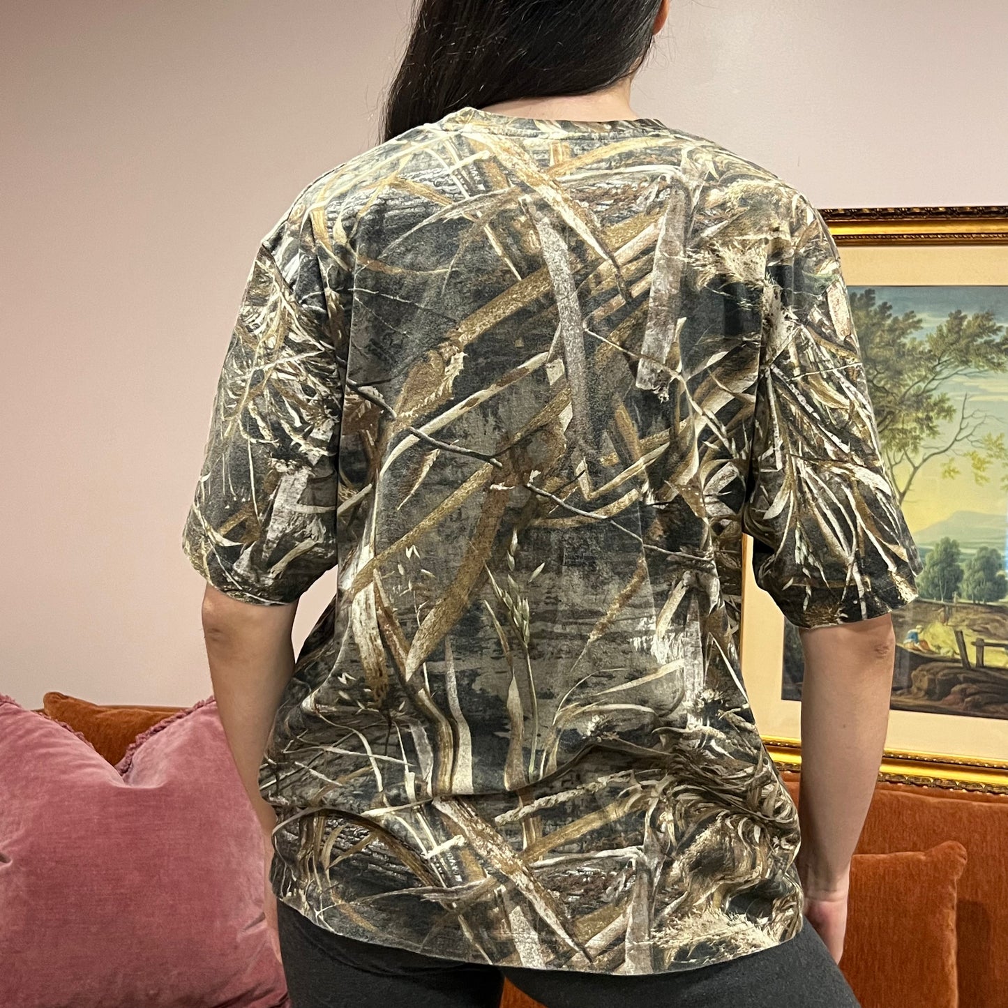 DUMP YOUR REPUBLICAN BOYFRIEND camo t-shirt with pink text (L)