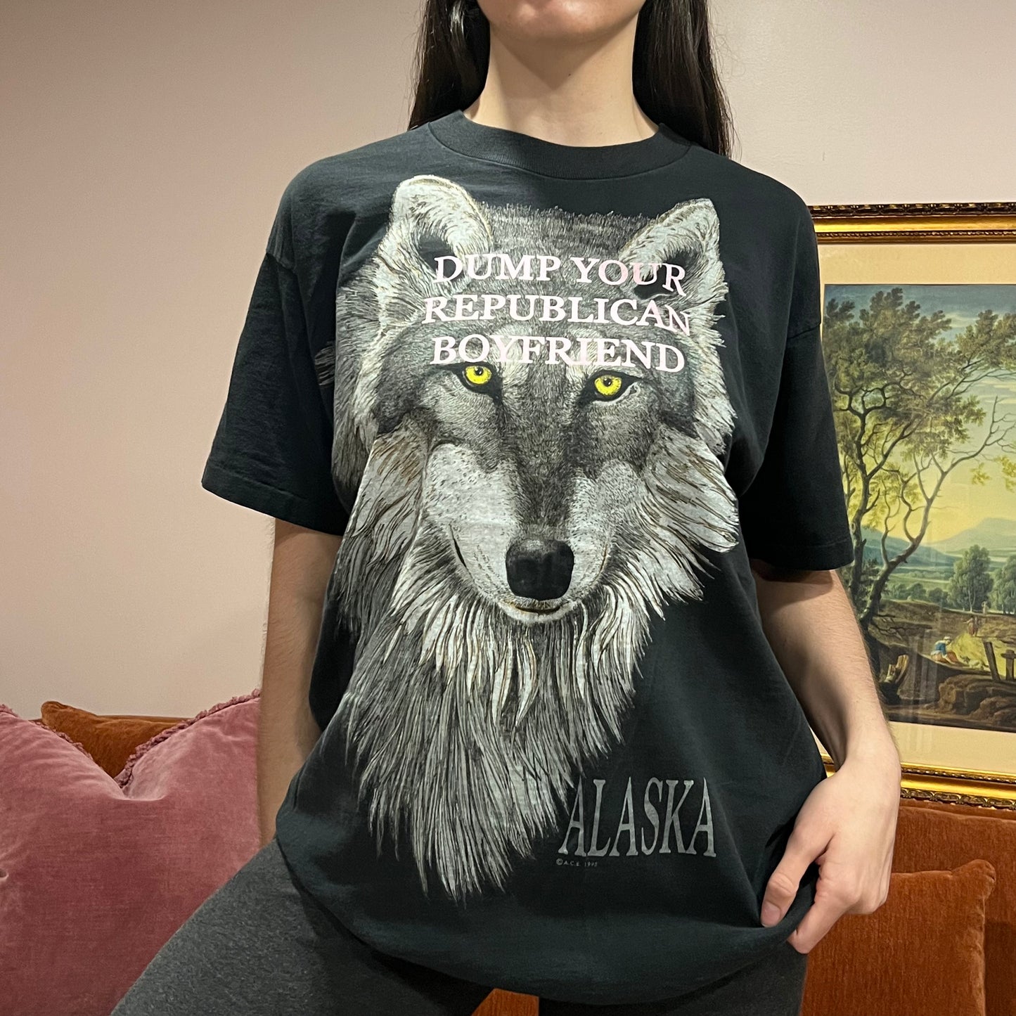DUMP YOUR REPUBLICAN BOYFRIEND wolf t-shirt with pink text (XL)
