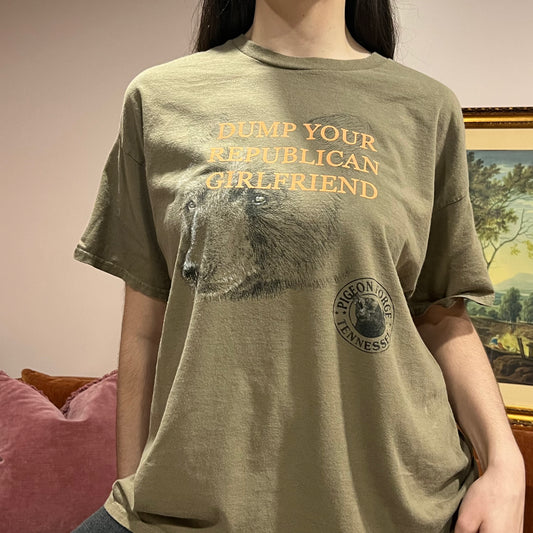 DUMP YOUR REPUBLICAN GIRLFRIEND bear t-shirt with orange text (XL)