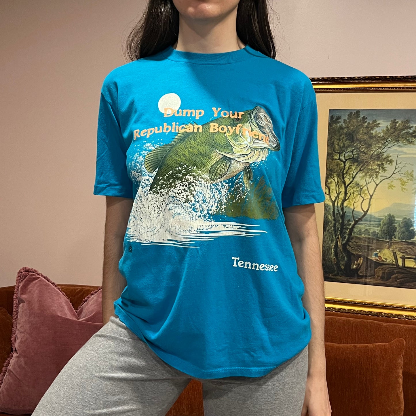 DUMP YOUR REPUBLICAN BOYFRIEND fish t-shirt with orange text (L)