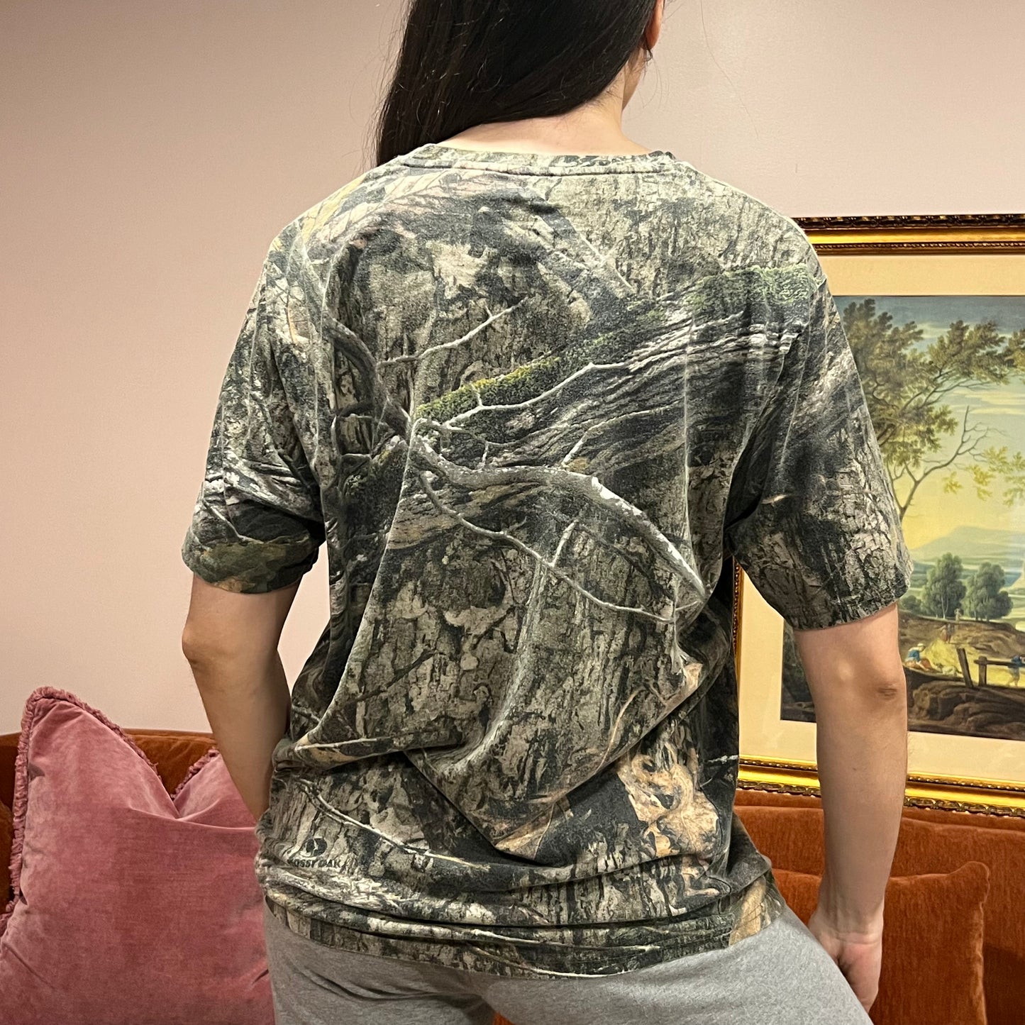 DUMP YOUR REPUBLICAN BOYFRIEND camo t-shirt with pink text (L)