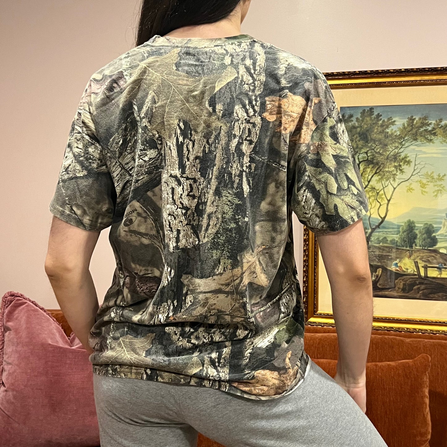 DUMP YOUR REPUBLICAN BOYFRIEND camo t-shirt with pink text (L)