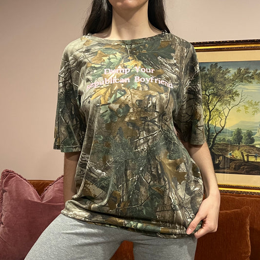 DUMP YOUR REPUBLICAN BOYFRIEND camo t-shirt with pink text (L)