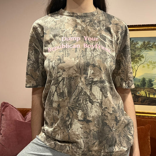DUMP YOUR REPUBLICAN BOYFRIEND camo t-shirt with pink text (M)