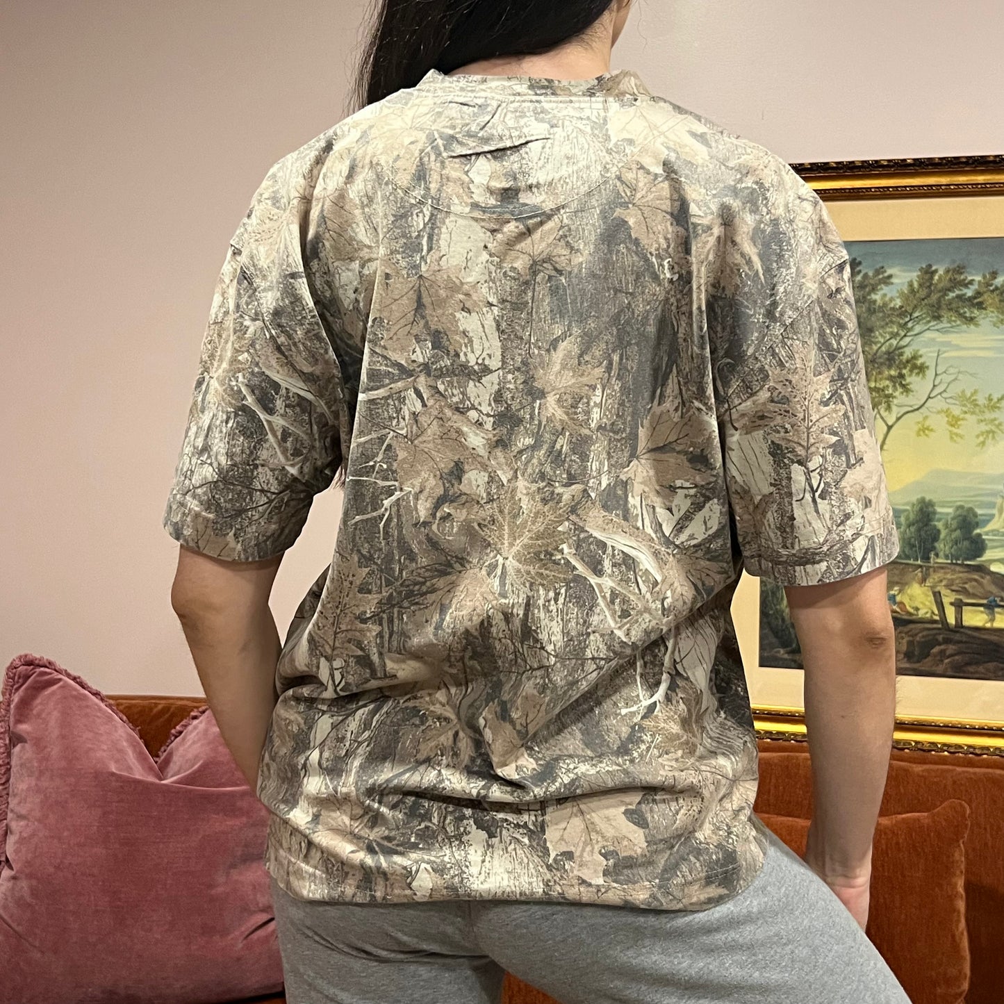 DUMP YOUR REPUBLICAN BOYFRIEND camo t-shirt with pink text (M)