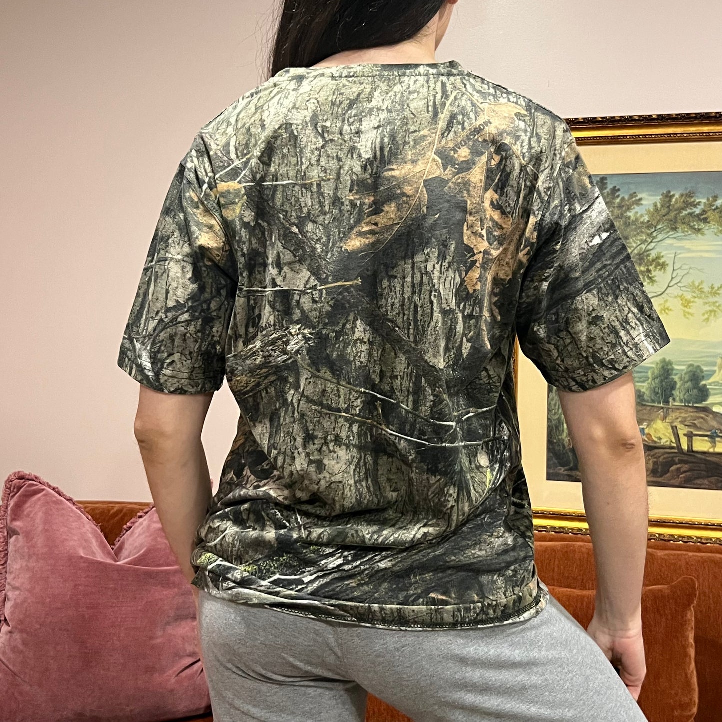DUMP YOUR REPUBLICAN BOYFRIEND camo t-shirt with pink text (M)