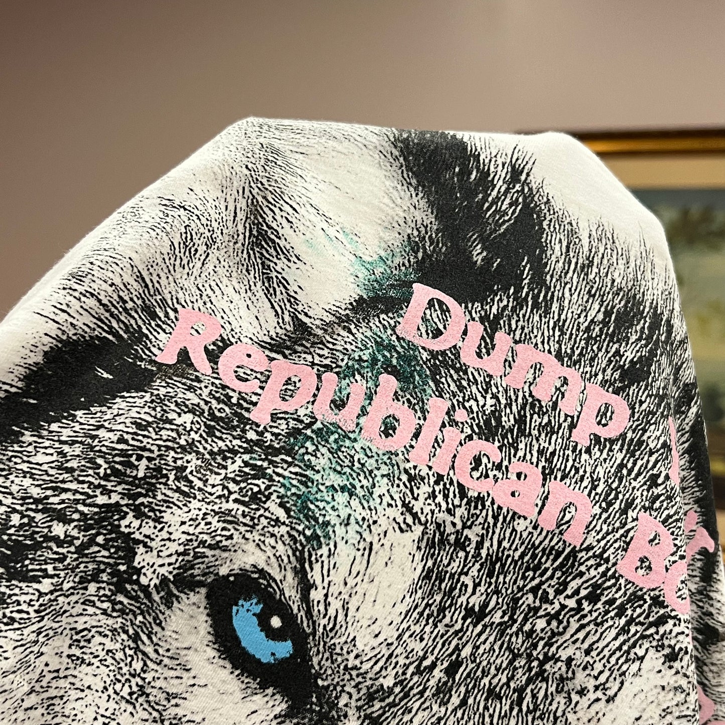 DUMP YOUR REPUBLICAN BOYFRIEND wolf t-shirt with pink text (XL)