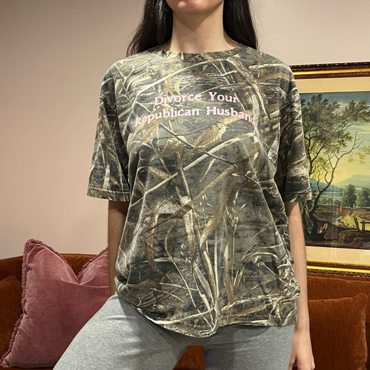 DIVORCE YOUR REPUBLICAN HUSBAND camo t-shirt with pink text (L)