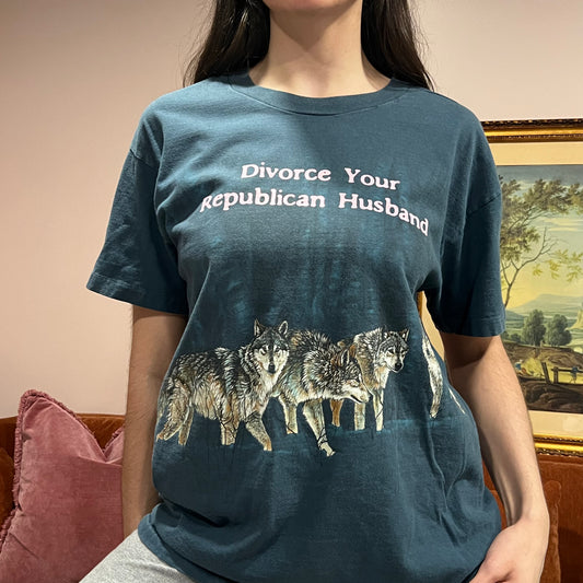 DIVORCE YOUR REPUBLICAN HUSBAND wolf t-shirt with pink text (L)