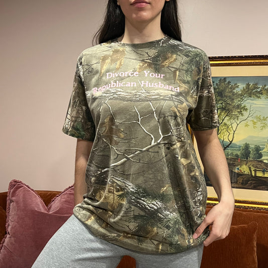 DIVORCE YOUR REPUBLICAN HUSBAND camo t-shirt with pink text (L)