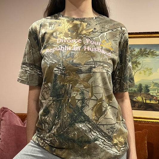 DIVORCE YOUR REPUBLICAN HUSBAND camo t-shirt with pink text (M)