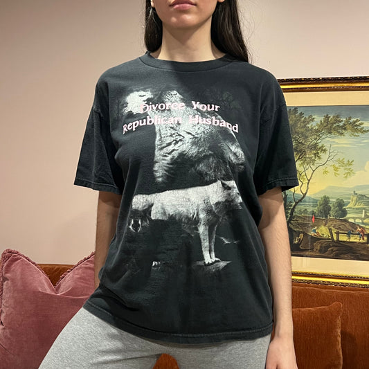 DIVORCE YOUR REPUBLICAN HUSBAND wolf t-shirt with pink text (L)