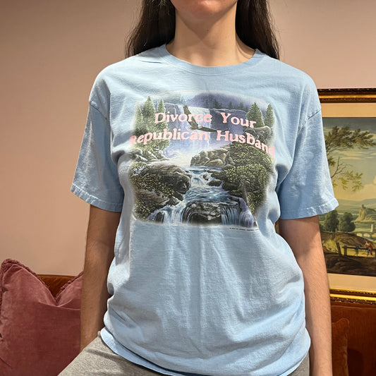 DIVORCE YOUR REPUBLICAN HUSBAND outdoor landscape t-shirt with pink text (M)