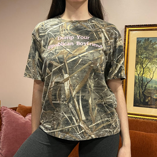 DUMP YOUR REPUBLICAN BOYFRIEND camo t-shirt with pink text (M)