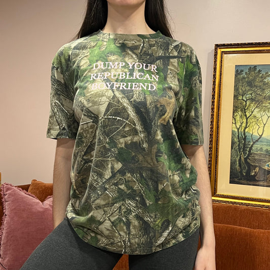 DUMP YOUR REPUBLICAN BOYFRIEND camo t-shirt with pink text (L)