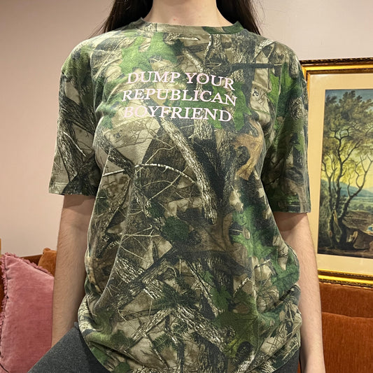 DUMP YOUR REPUBLICAN BOYFRIEND camo t-shirt with pink text (L)