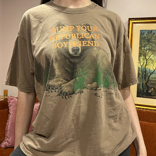 DUMP YOUR REPUBLICAN BOYFRIEND animal t-shirt with orange text (XL)