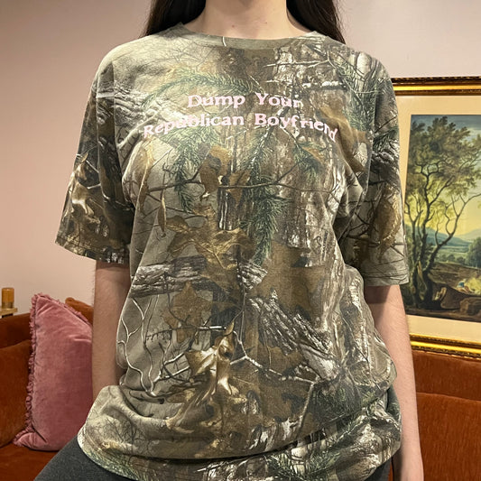 DUMP YOUR REPUBLICAN BOYFRIEND camo t-shirt with pink text (L)