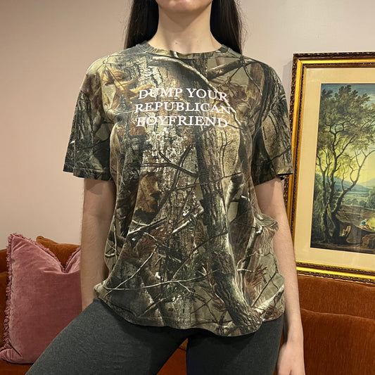 DUMP YOUR REPUBLICAN BOYFRIEND camo t-shirt with pink text (L)