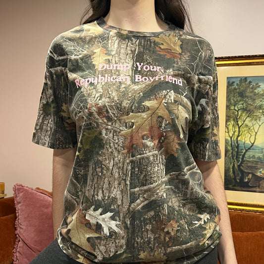 DUMP YOUR REPUBLICAN BOYFRIEND camo t-shirt with pink text (L)