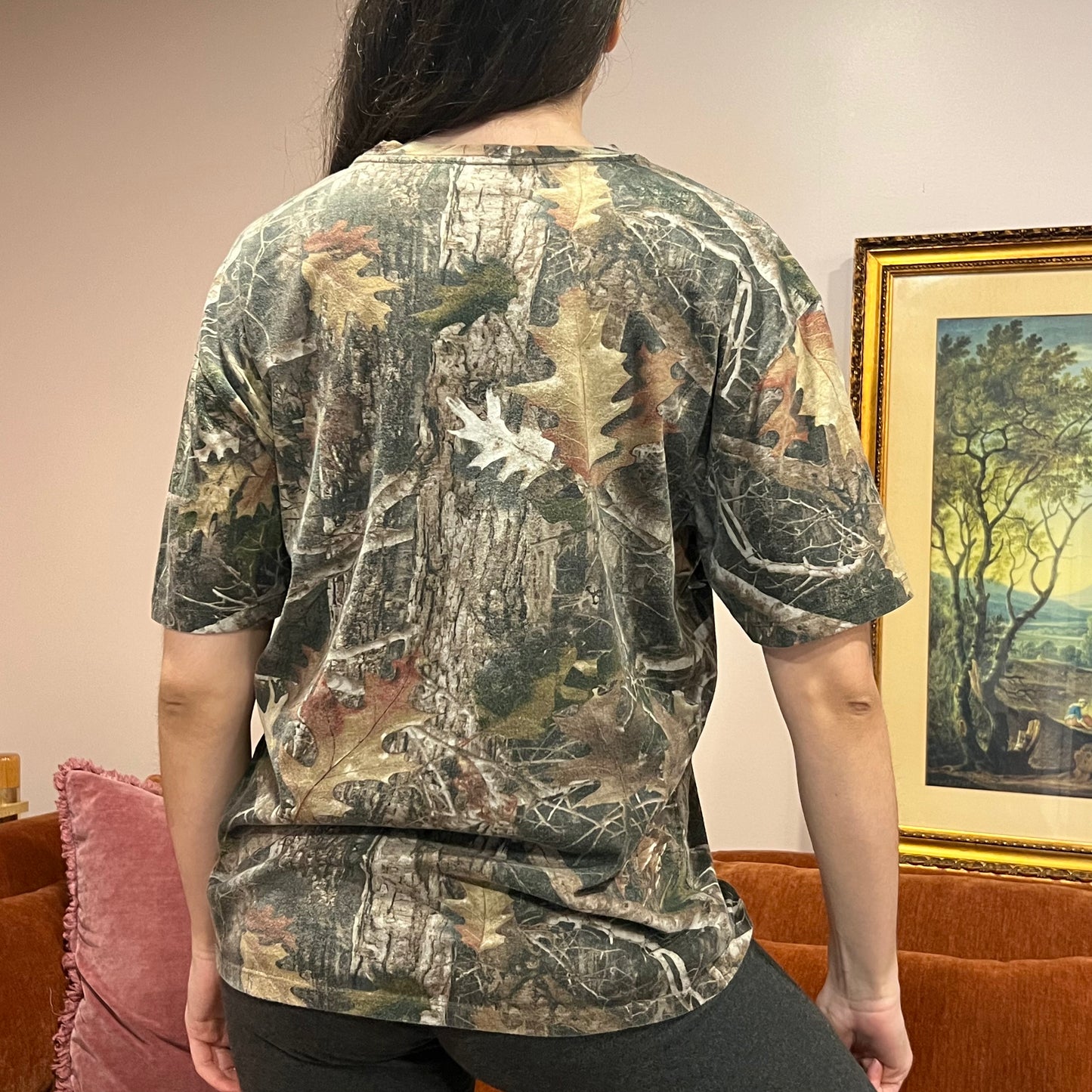 DUMP YOUR REPUBLICAN BOYFRIEND camo t-shirt with pink text (L)