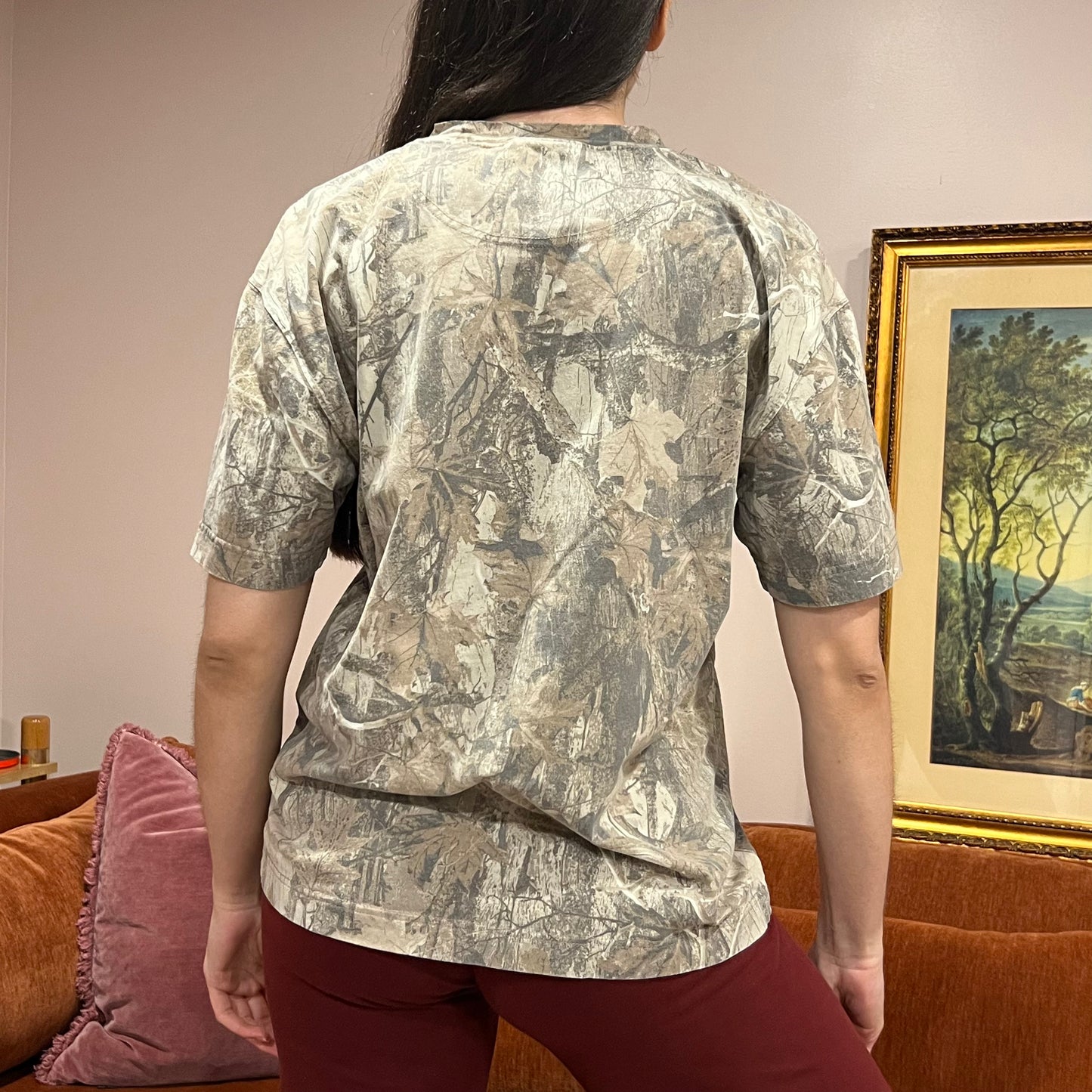 DUMP YOUR REPUBLICAN BOYFRIEND camo t-shirt with pink text (M)